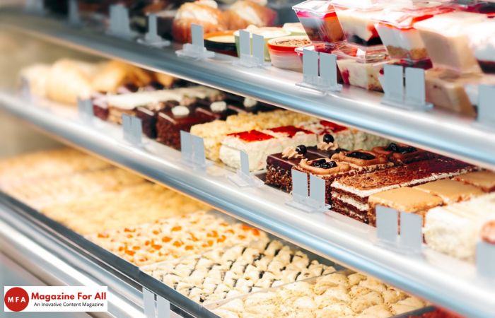How to Choose the Best Cake Display Case for Your New Bakery