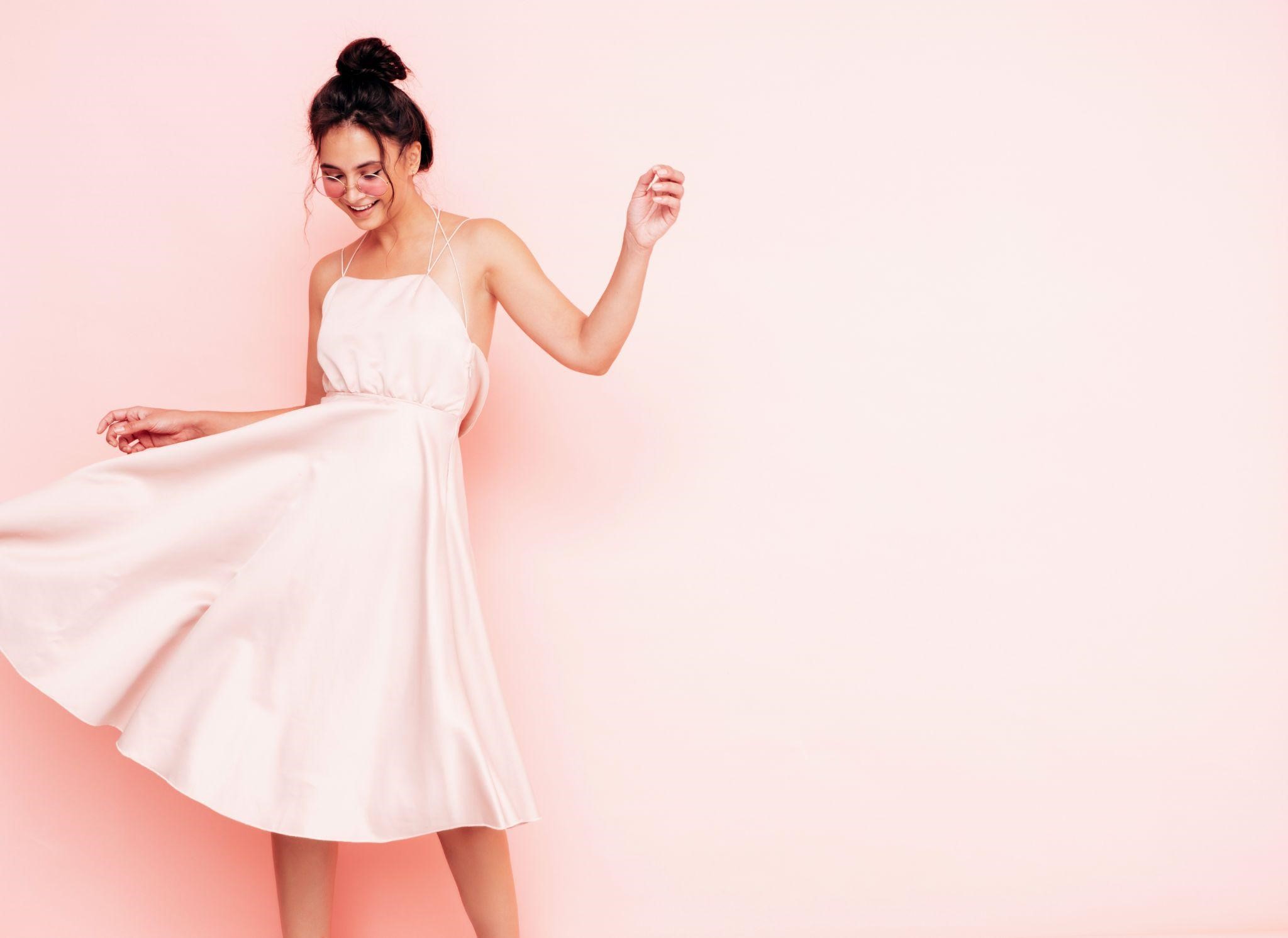 5 Stunning White Dresses Paired with Hairstyles