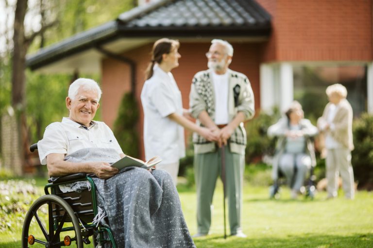 Elderly,Spending,Time,In,The,Nursing,Home,Garden